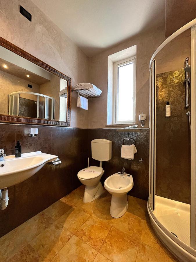 Regina 3* Grado
