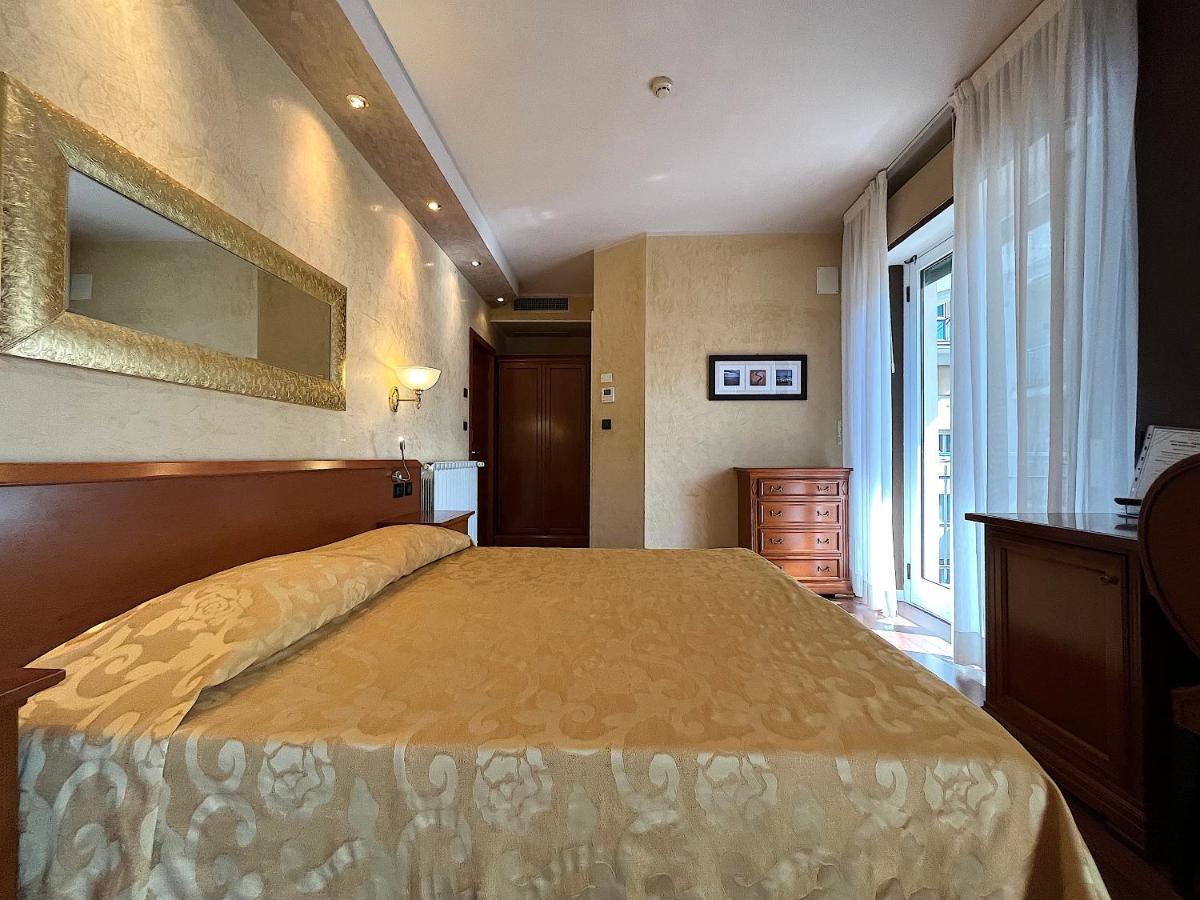 Hotel Regina 3*