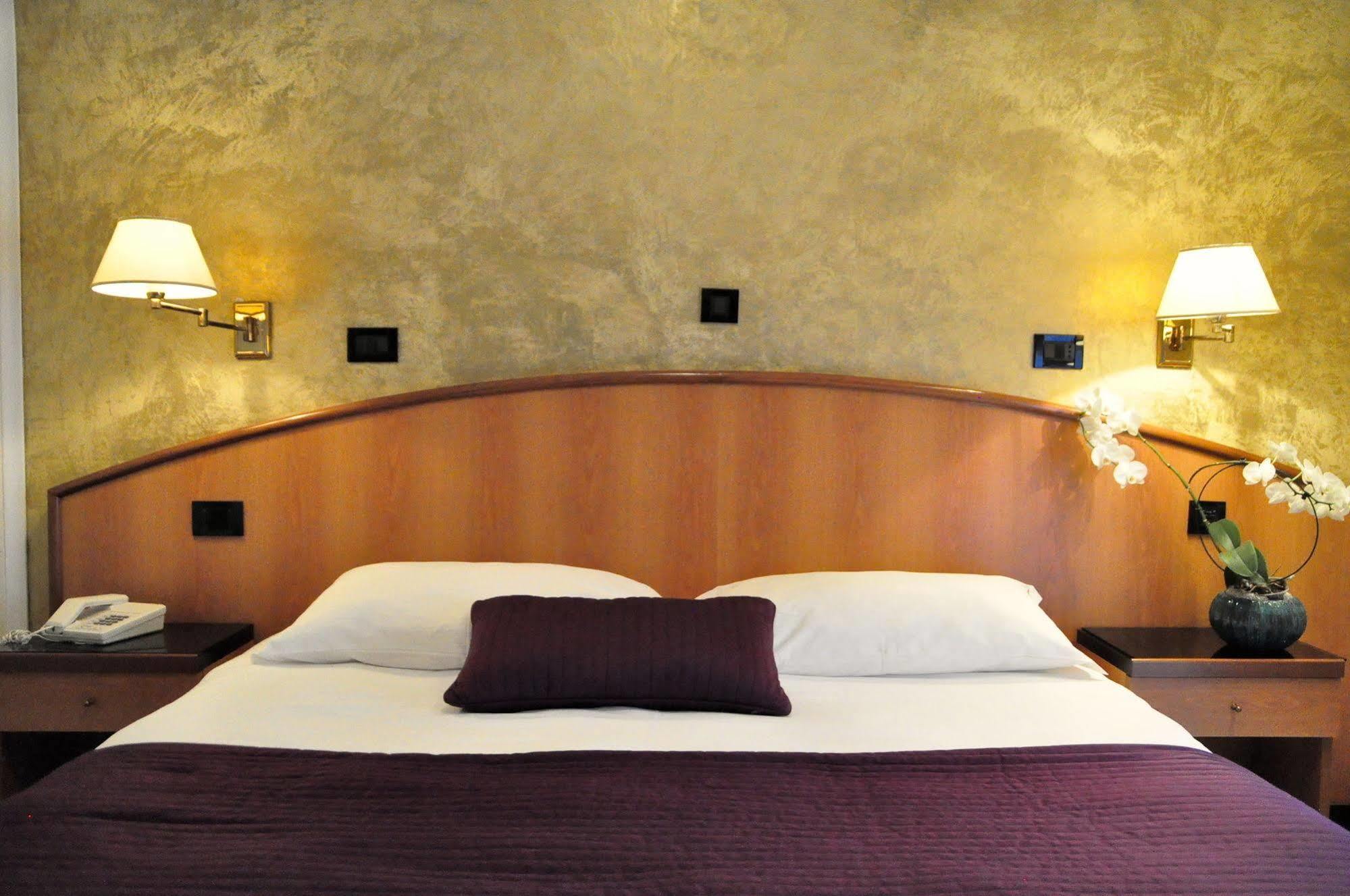 Regina Hotel