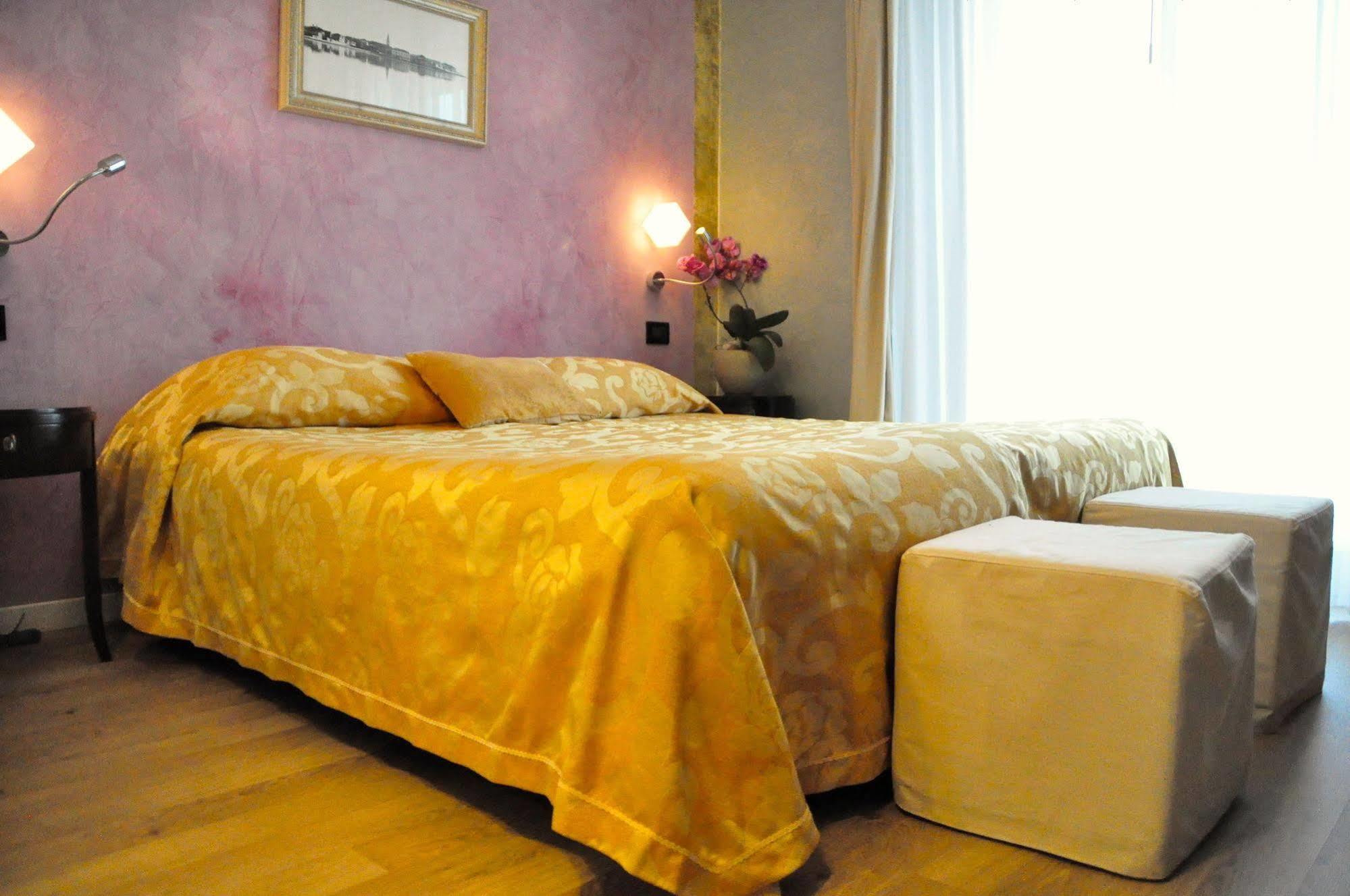 Regina Hotel